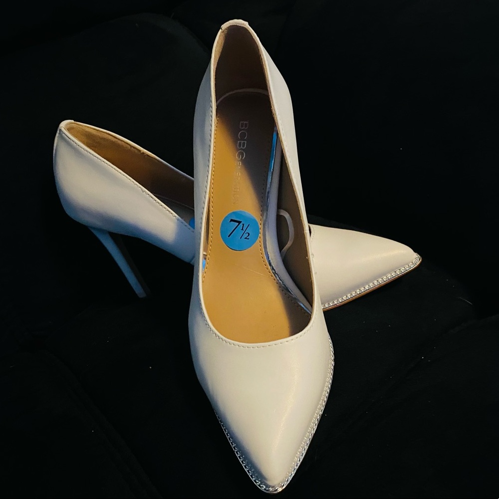 White BCBG Generation pointed toe heel